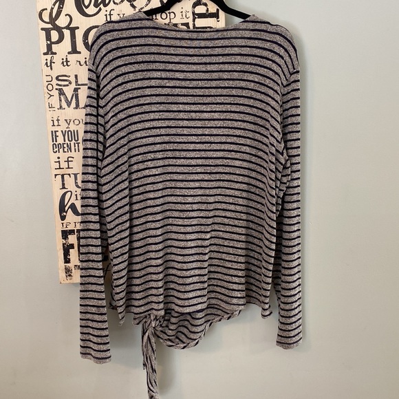 Stella and Dot Grey Black Stripe Tie Front Top XL - Picture 6 of 8